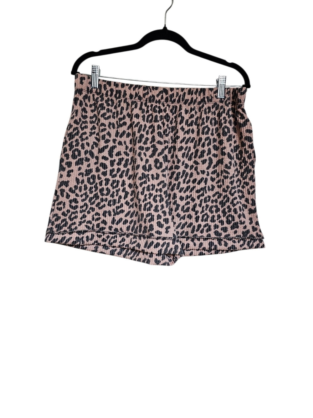 Heimish Pink Leopard Print Women's Shorts with Elastic Waist